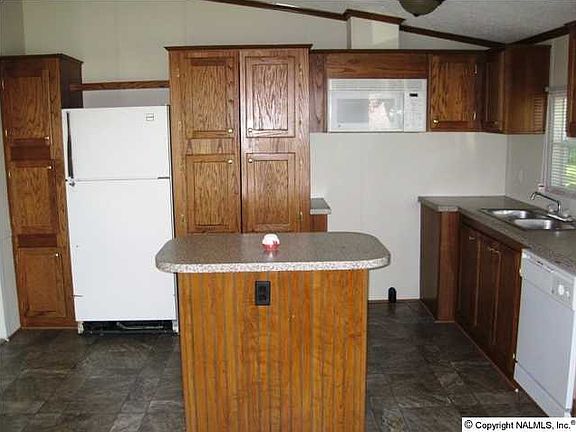 5th image of 3308 Cresthill Ave