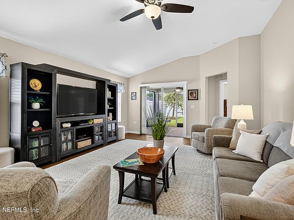 4th image of 120 MOORCROFT Way