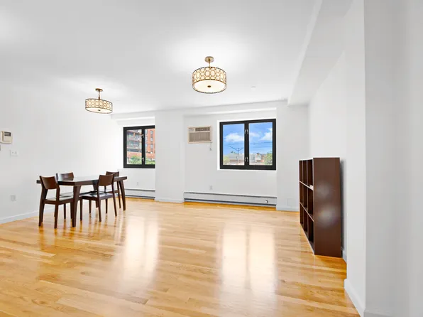 2570 East 17th Street image 18 of 25