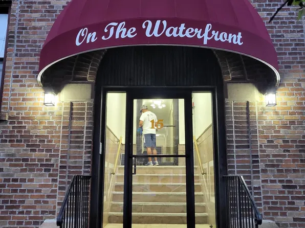 15 Broadway, Bayonne, NJ 07002
