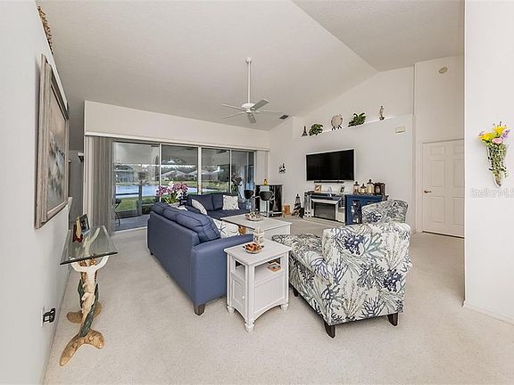 5th image of 429 Bermuda Isles Cir