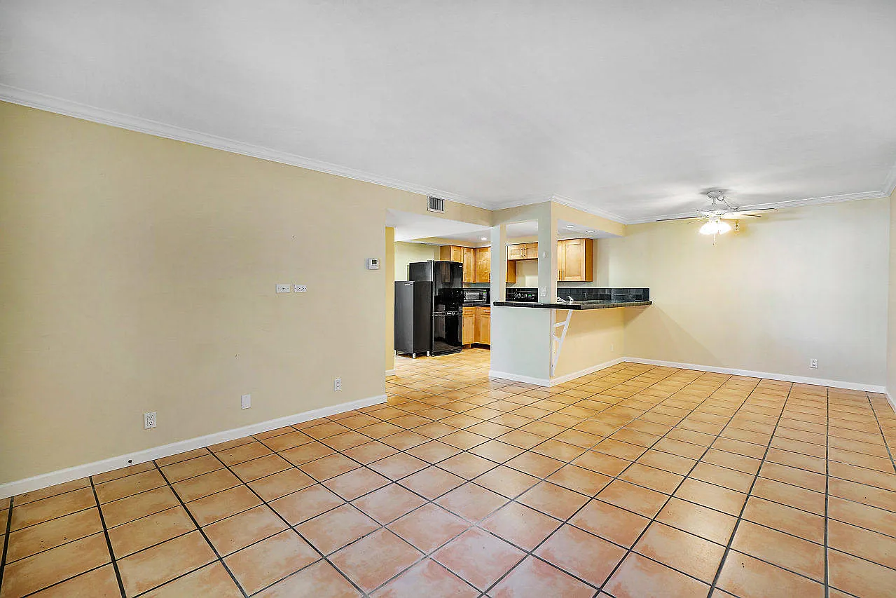 2 bed, 2.0 bath, 1025 sqft, $2,200 — Photo 3