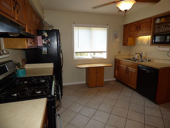 3rd image of 838 S 26th St