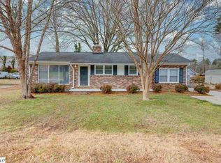 7 Strawberry Dr, Greenville, SC 29617