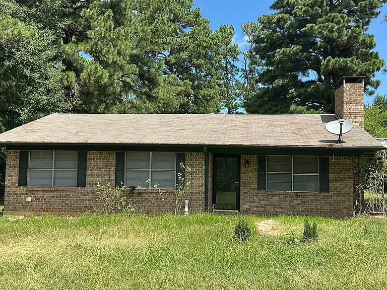 215 Fagan Ln — Photo 1