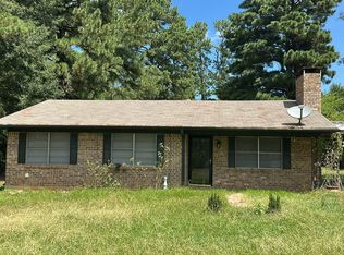 215 Fagan Ln, Texarkana, TX 75501