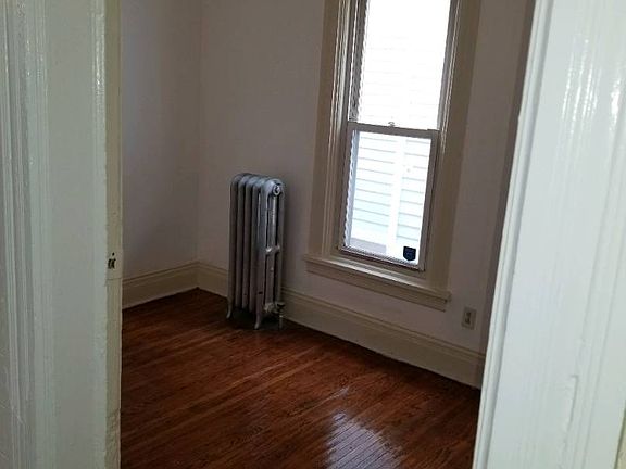 5th image of 297 15th St #2