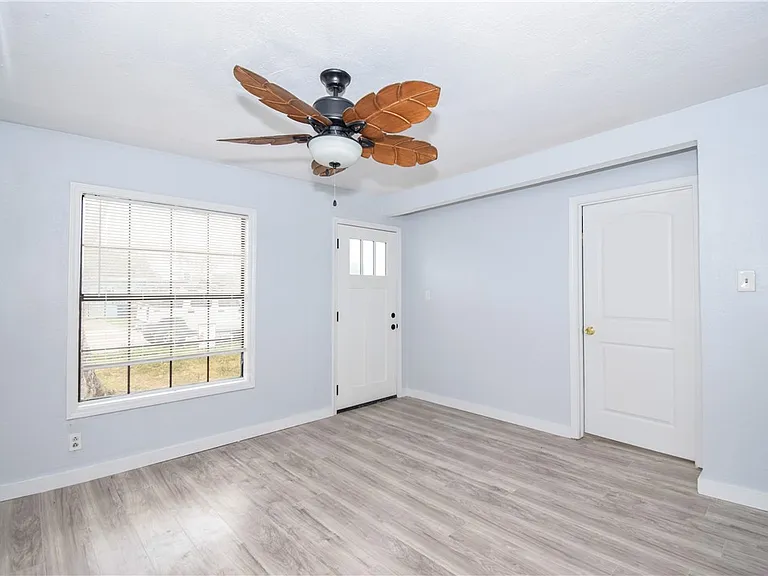 4613 Odem Dr — Photo 6