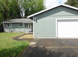 15945 SE Hawthorne St, Portland, OR 97233