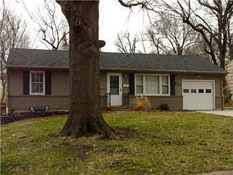 3rd image of 511 W 90th Ter