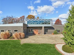 461 Dutchmans Run Rd, New Kensington, PA 15068