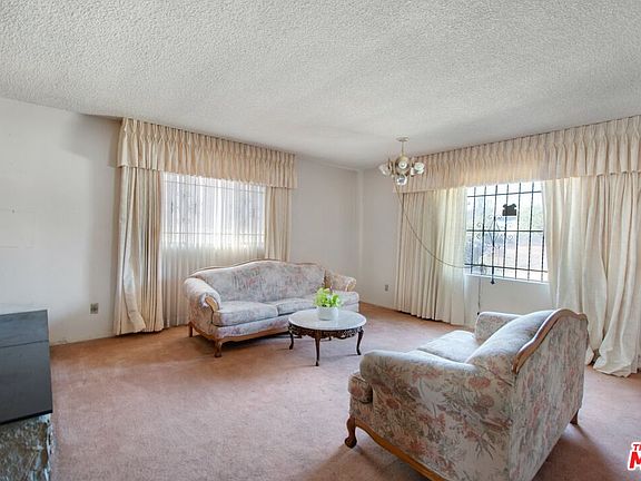 4th image of 722 W 130th St