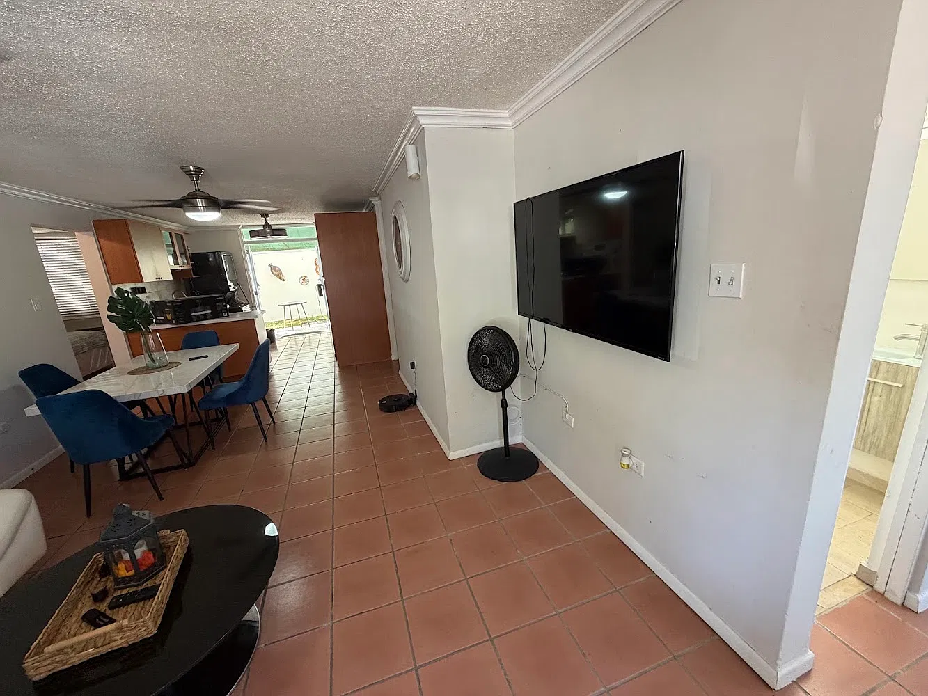3 bed, 2.5 bath, 1134 sqft, $1,800 — Photo 2