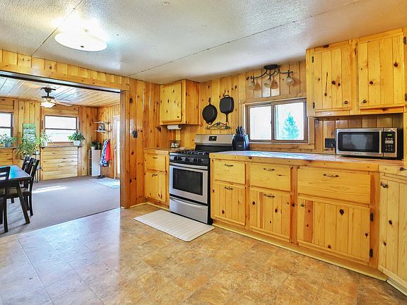3rd image of 2384 44th St SW