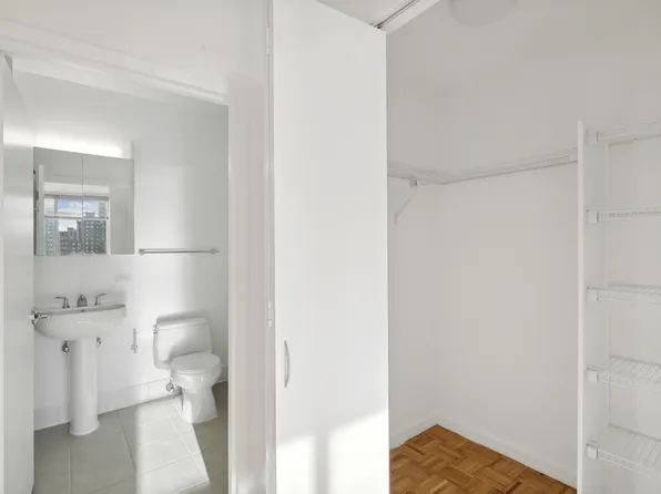 888 Main Street image 1 of 73