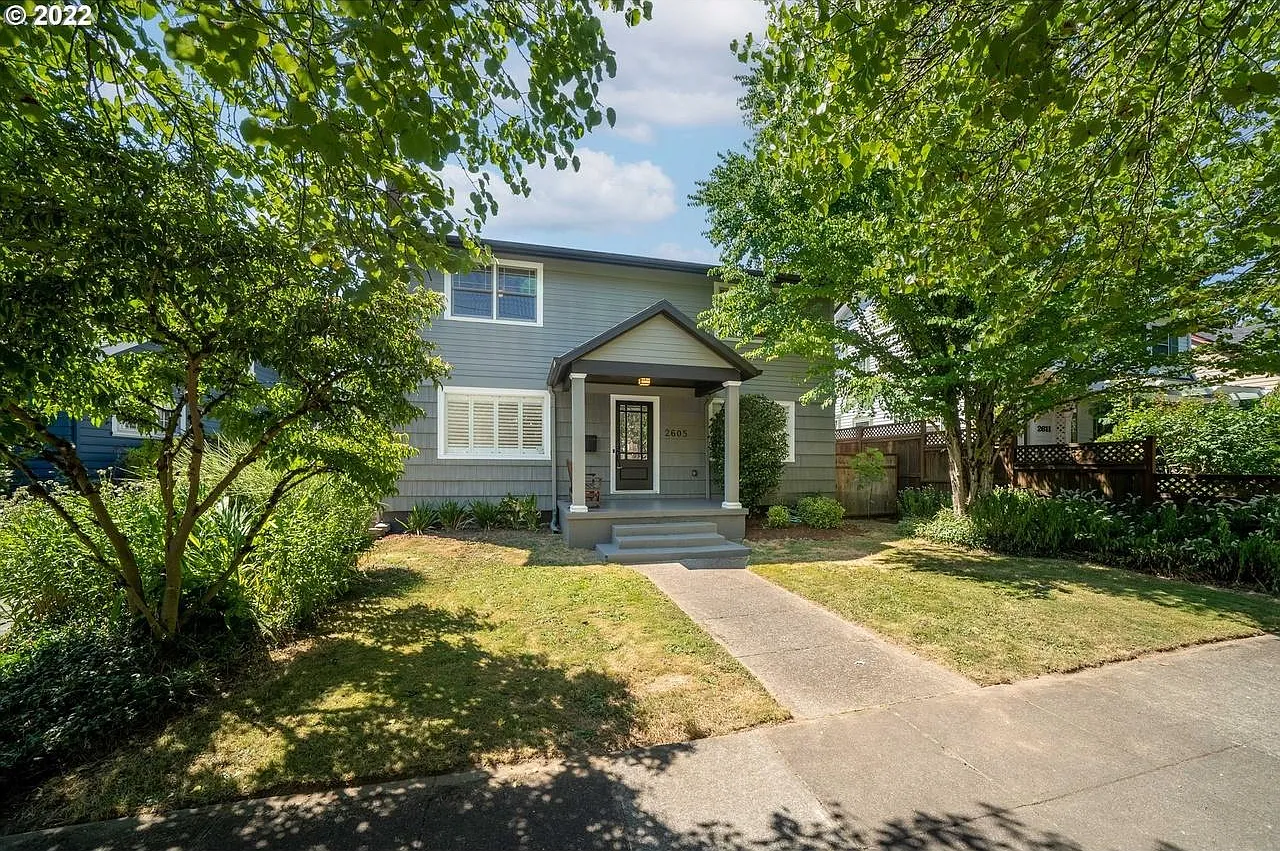 2605 NE 35th Ave — Photo 2