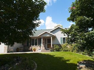 1203 E Ave N, Onalaska, WI 54650