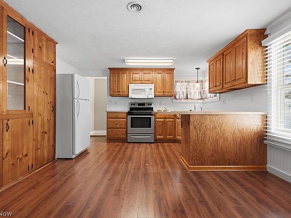 3rd image of 888 Fairfield School Rd