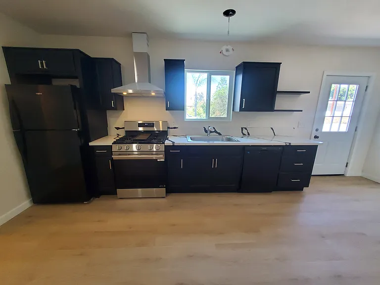 104 Westdale Ct — Photo 12