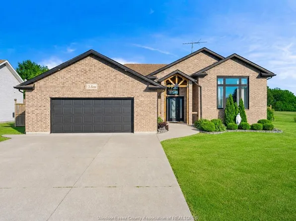 3 Sara Blvd, Kingsville, ON N0R 1B0