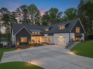 6093 Shadburn Ferry Rd, Buford, GA 30518