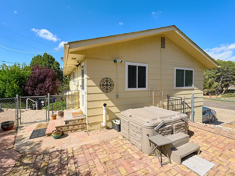 210 Daniels Dr #U — Photo 3
