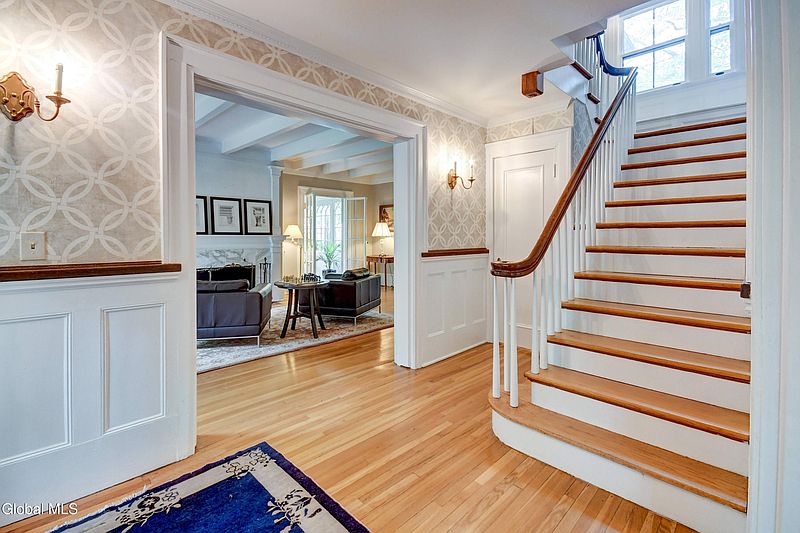 5th image of 1171 Lowell Road