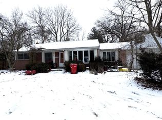 22182 Berg Rd, Southfield, MI 48033