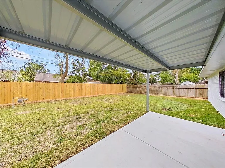 4002 Prudence Dr — Photo 11