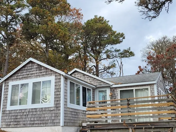 22 Pine Knoll Ave, Chatham, MA 02633