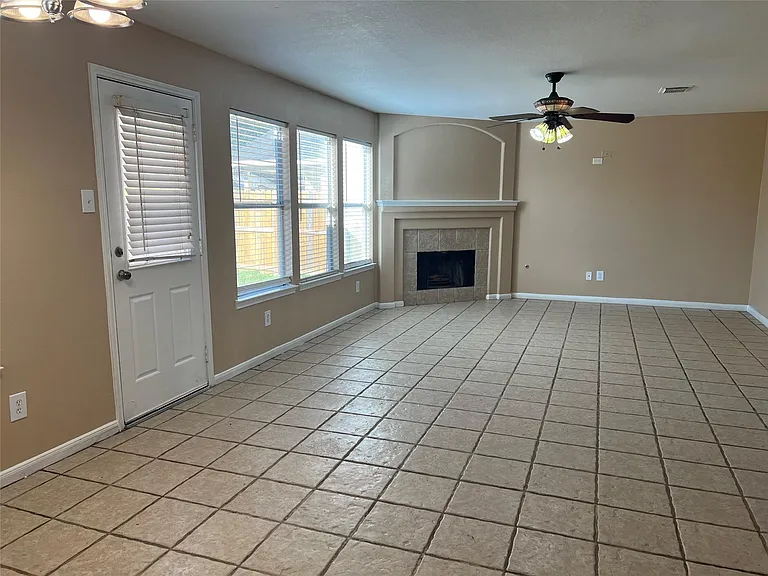 3223 Amber Meadow Dr — Photo 8