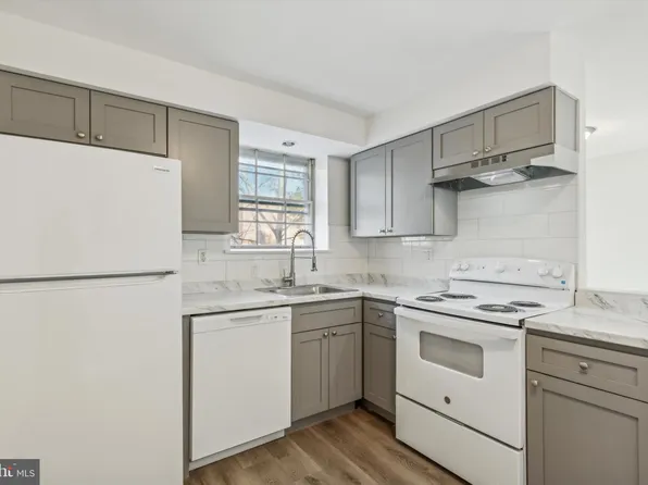 329 Buttonwood St APT D, Norristown, PA 19401