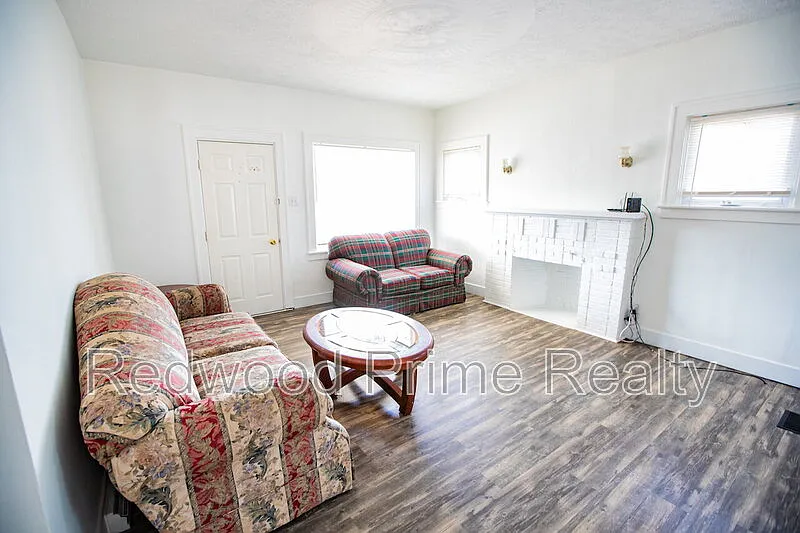 Building Photo - 522 E Park Ave #4