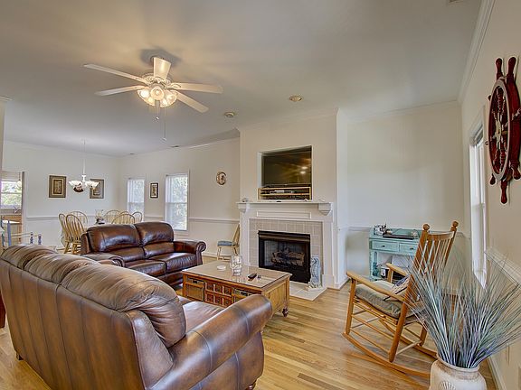 5th image of 2909 E Pelican Dr