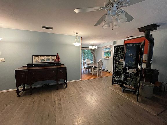 Living room /dining room