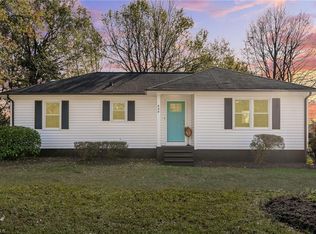 424 W Gilbreath St, Graham, NC 27253