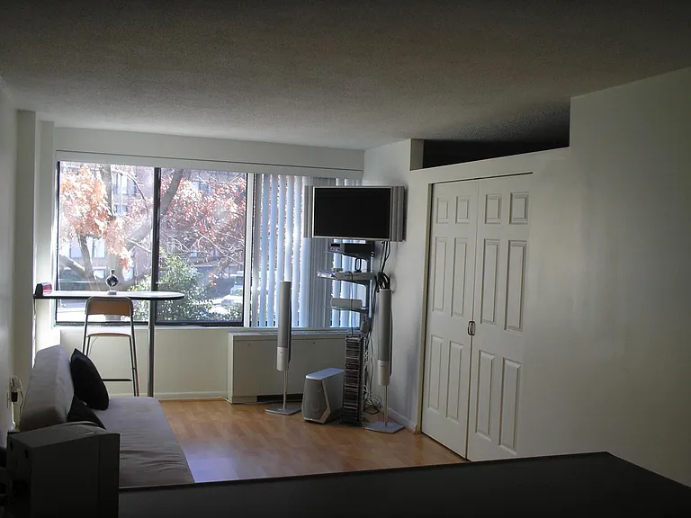 1330 New Hampshire Ave NW #204 — Photo 1