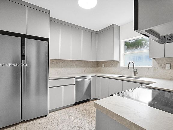 5th image of 341 NW 43rd St