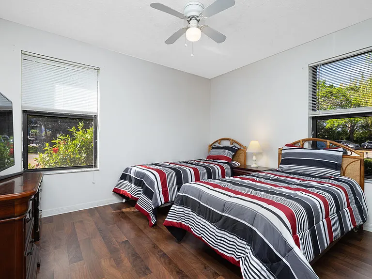 6537 SE Federal Hwy #101 — Photo 16