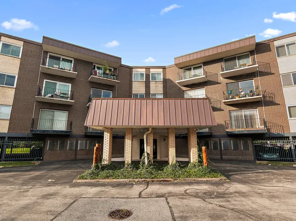 9820 S Pulaski Rd APT 111, Oak Lawn, IL 60453