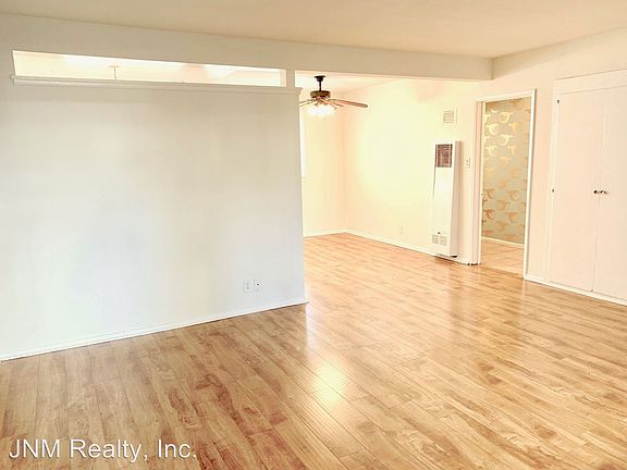 2nd image of 6019 Cahuenga Blvd APT 3