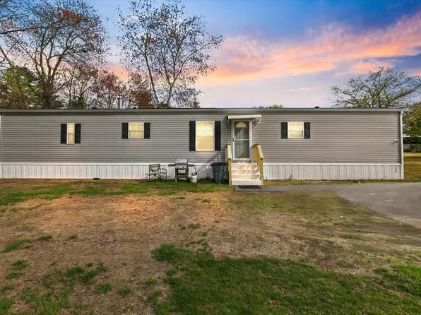 30 Kendall Pond Road #90, Derry, NH 03038