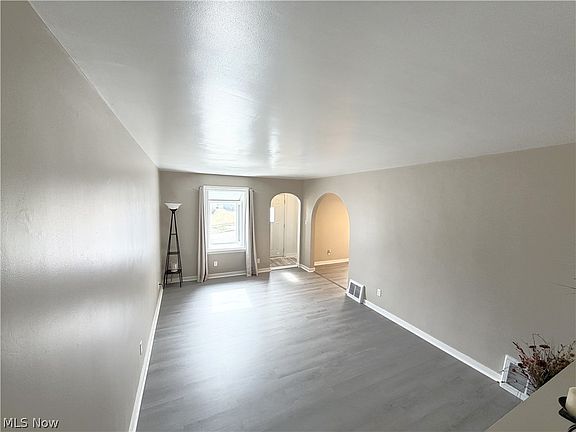 4th image of 1209 Courtland Rd