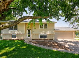 9001 Boston Ave, Urbandale, IA 50322
