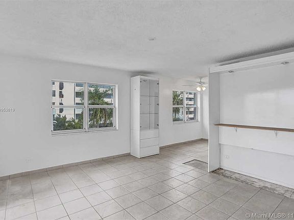 5th image of 3660 NE 166th St APT 316