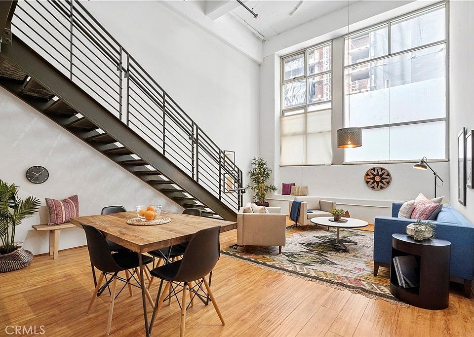 1st image of 1130 S Flower St APT 122