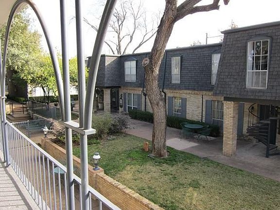 4th image of 5018 Les Chateaux Dr #236