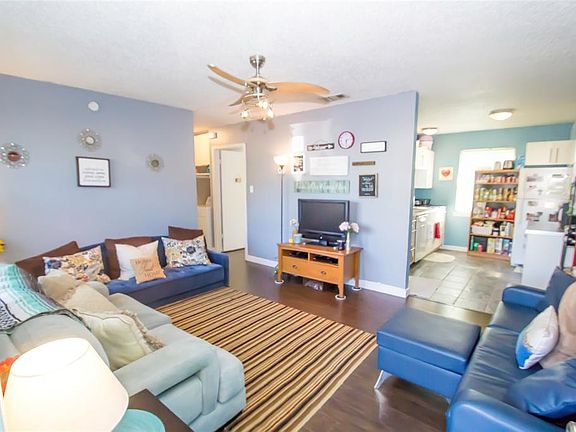 2nd image of 612 Pershing Dr