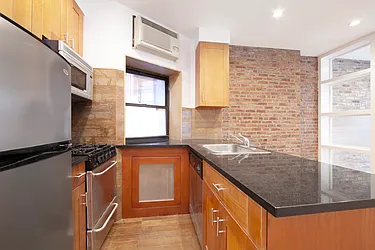 Rented by R New York