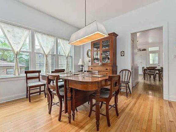 4th image of 2515 W Lyndale St #3